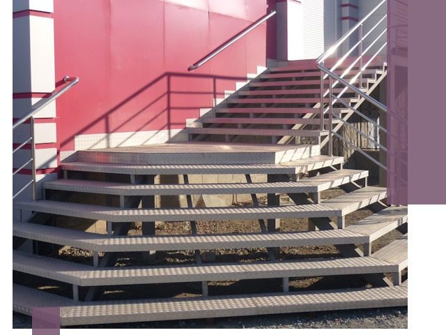 Лестницы для магазина в Минеральных Воде — изготовление и монтаж