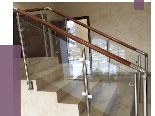 Комбинированные перила из металла и дерева в Минеральных Воде