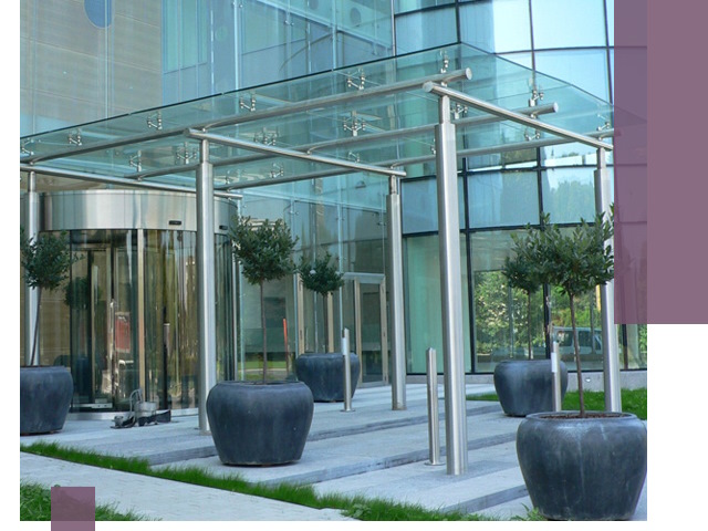 Навесы из стекла на заказ в Минеральных Воде — монтаж и установка