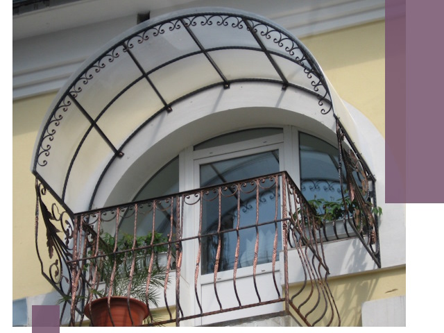 Козырьки над балконом в Минеральных Воде — изготовление и монтаж